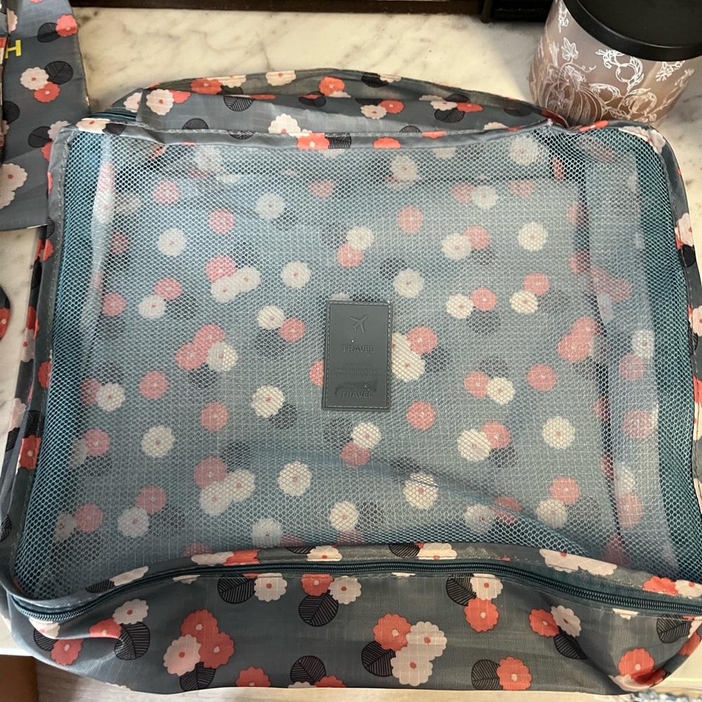 Floral set of packing cubes - one medium And one large size plus three laundry - Picture 4 of 6